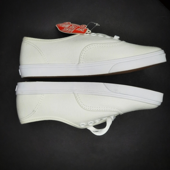 NWT! Vans White Canvas Size 6 - Picture 3 of 4